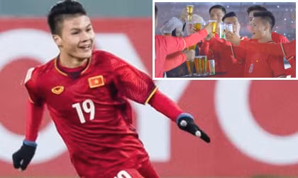 Bên cạnh đó, trong video Quang Hải cũng mặc áo khiến người xem liên tưởng đây là U23 Việt Nam. Hình ảnh đội tuyển bị vi phạm, VFF lên tiếng khiến tiền vệ này gặp nhiều rắc rối thời gian đó.