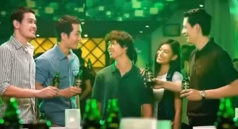 Liên đoàn bóng đá Việt Nam (VFF) khẳng định nhãn hàng đã vi phạm bản quyền khi tự ý sử dụng hình ảnh U19 Việt Nam. Hai bên sau đó phải ngồi vào bàn đàm phán, trong khi đó, Công Phượng bị VFF nhắc nhở.