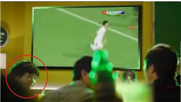 Trước Quế Ngọc Hải, nhiều cầu thủ cũng từng dính những lùm xùm không hay về việc đóng quảng cáo vi phạm bản quyền ĐTQG Việt Nam. Điển hình Công Phượng quảng cáo cho một nhãn hàng hổi năm 2015.