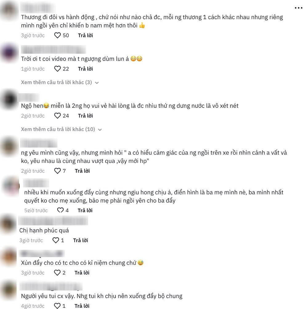 Cô cũng cảm thấy rất vui khi được bạn trai cưng chiều, không bắt xuống dắt bộ cùng. Chia sẻ cùng đoạn clip, cô nàng không ngần ngại bày tỏ: "Thương người con trai không nỡ để em dắt bộ dù hết xăng, hư xe hay lụt đường."