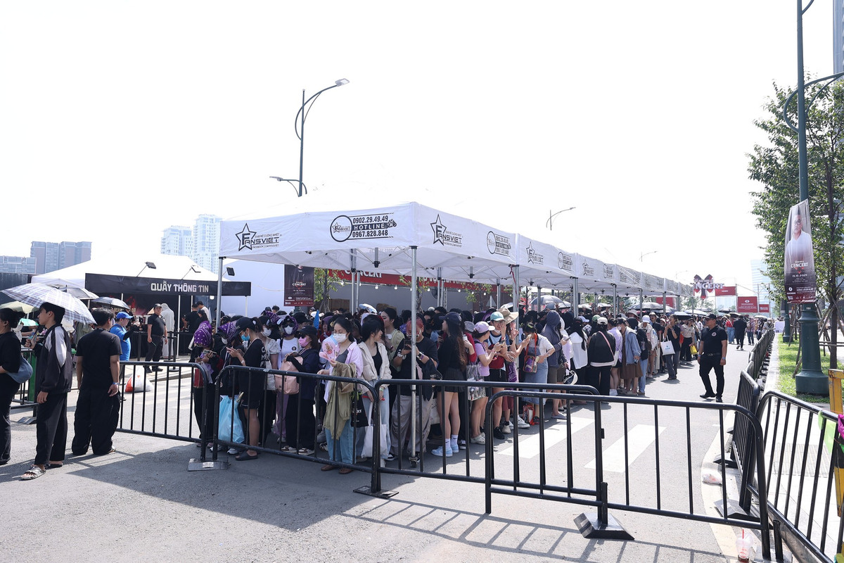 Do đó, sức nóng mà 2 concert "Anh trai" mang lại khiến cả những ai chỉ theo dõi qua màn ảnh nhỏ cũng cảm thấy háo hức, nhộn nhịp.