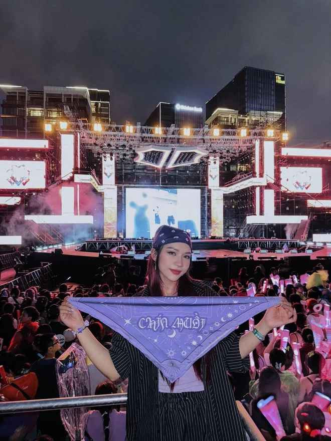 Đi concert mà ngỡ lạc vào sàn diễn thời trang vì dàn gái xinh lên đồ cực "chặt chém"