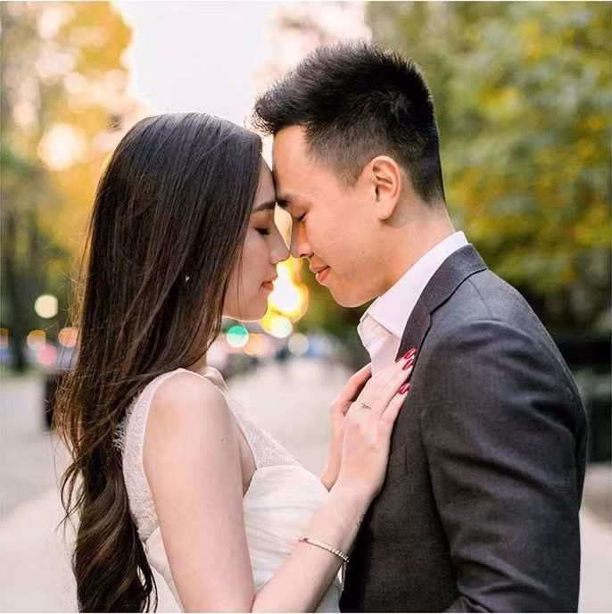 Sau khi lễ cưới diễn ra tại Hà Nội, cả hai dọn về ở chung trong một căn hộ xinh xắn của riêng mình. Tình yêu của cặp đôi thêm gắn kết khi có sự xuất hiện của thiên thần nhỏ.