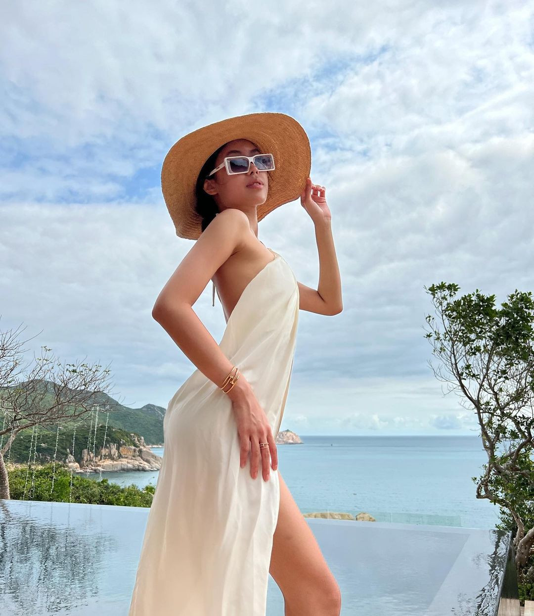 Ở phần bình luận bài đăng, rất nhiều dân mạng vào khen ngợi nhan sắc chuẩn Tây của Tiên Nguyễn.