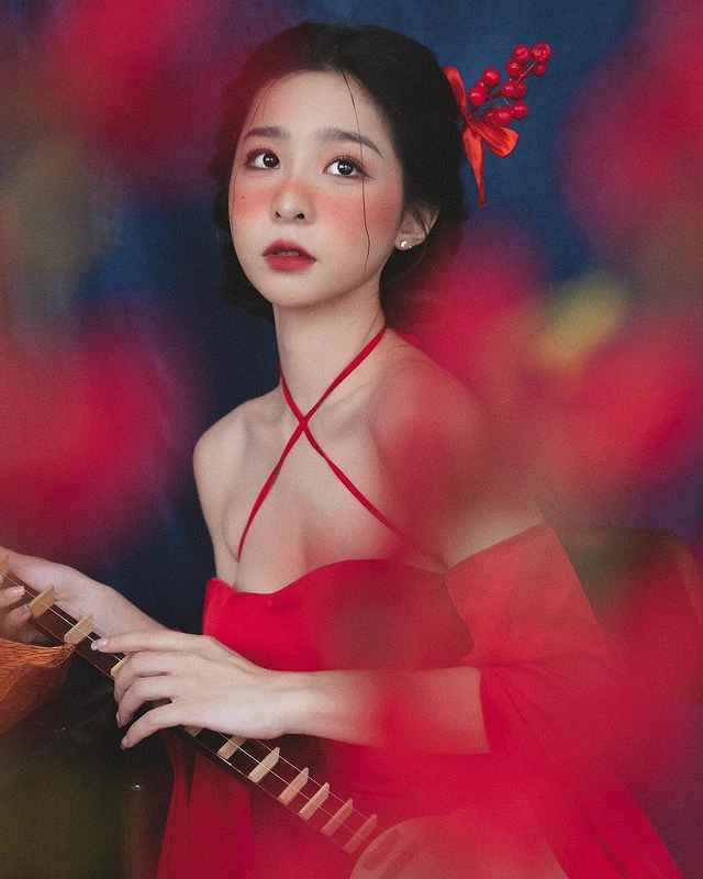 Hiện tại, Tammy Phạm đang theo học ngành marketing, chương trình Hoa Sen Plus, trường ĐH Hoa Sen.