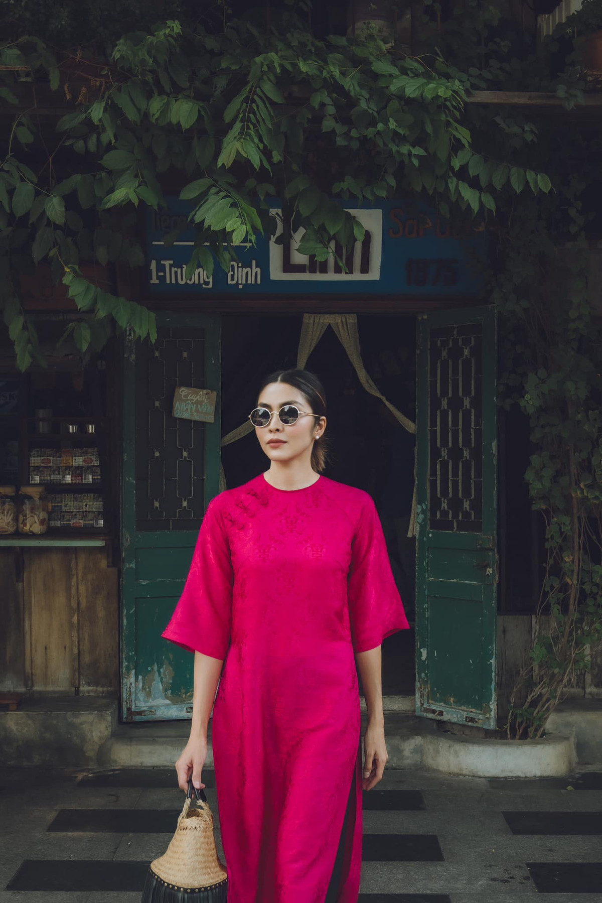 Có thể thấy dù bận rộn chăm 3 con nhỏ lại thêm việc kinh doanh nhưng Tăng Thanh Hà vẫn tự tay vào bếp nấu ăn đãi bạn.