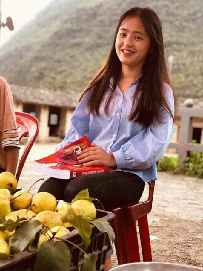 Hiện tại, đã 6 năm kể từ khi nổi tiếng cô gái Hà Giang trở thành thiếu nữ 21 tuổi và vẫn cực kỳ xinh đẹp.