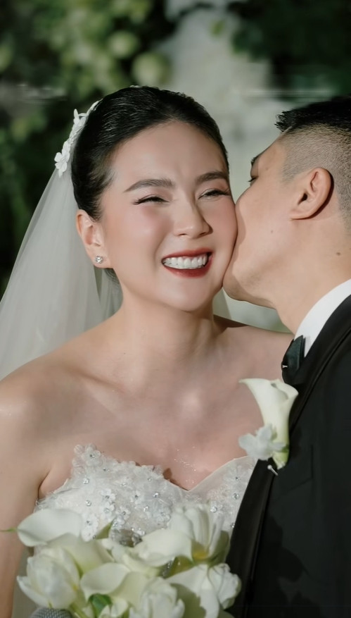 Cụ thể, Mai Ngọc cho biết: “Tin vào điều tốt, điều tốt sẽ đến. Mình tin rằng phụ nữ dù ở bất kì độ tuổi nào, chỉ cần luôn có niềm tin, chăm chỉ làm việc, rèn luyện bản thân, sẽ luôn có những điều tốt đẹp đợi ta ở cuối con đường”.