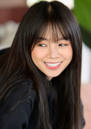 Thậm chí, trong những ngày đầu năm mới, DJ Mie còn vướng nghi vấn bầu bì vì mặc đồ rộng. Tuy nhiên, cô đã lên tiếng phủ nhận.