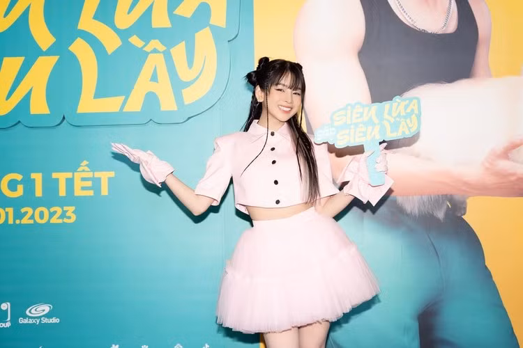 Sau hơn 2 năm gắn bó, cả hai hiện được netizen liên tục hối thúc chuyện "về chung một nhà".