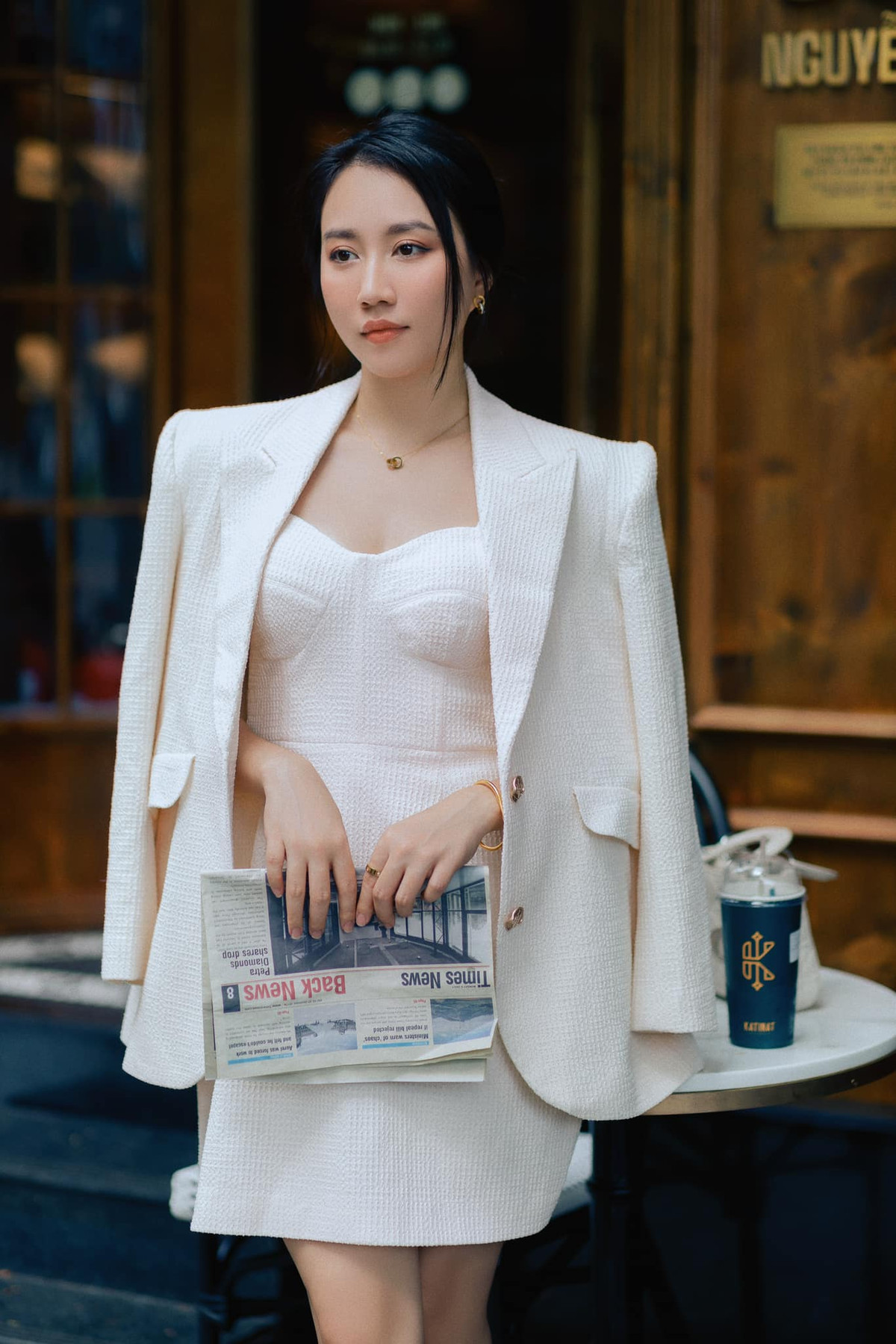 Dù được cả gia đình, bạn bè, người hâm mộ ủng hộ nhưng cuộc tình của Hồng Loan và Tiến Linh lại kết thúc chóng vánh sau 3 tháng.