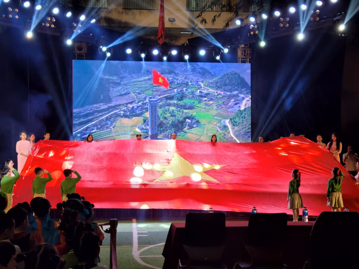 Hoi dien Van nghe lan thu 31 hoanh trang cua truong Marie Curie