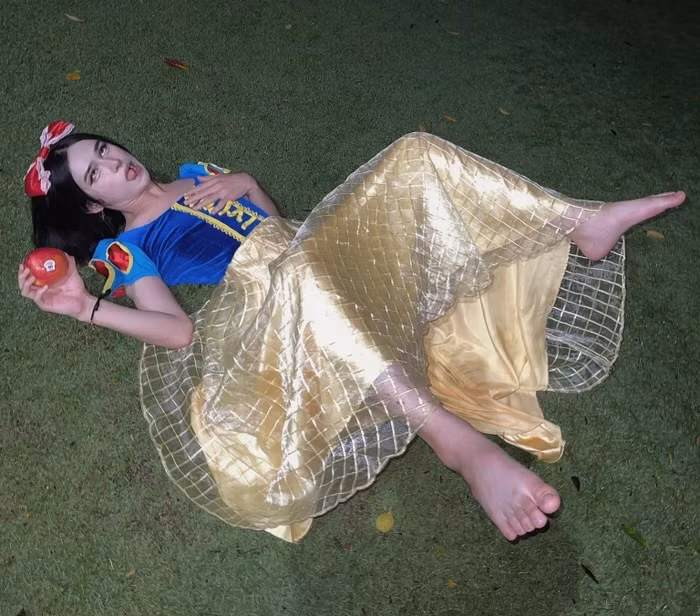 Trần Đức Bo từng chia sẻ: "làm khùng làm điên" để đem lại tiếng cười cho mọi người. "Tôi không biết ngày mai, ngày kia thế nào, nhưng hiện tại mọi người gặp tôi ngoài đường đều rất vui. Họ xin chụp ảnh, nói rằng tôi "cưng" quá. Khi tôi làm việc ở một số quán bar, có người nhận ra và mời rượu, cho tôi tiền".