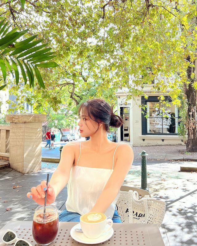 Cách đây ít lâu, Ji Boram đăng tải hình ảnh tập trong phòng gym và tiết lộ cân nặng của mình đang là 67kg.