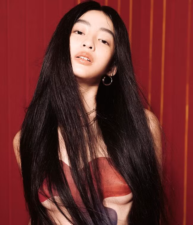 Được biết danh sách 100 gương mặt đẹp nhất thế giới của TC Candler được công bố hàng năm, bắt đầu từ những năm 1990 và cũng được coi là danh sách được công nhận rộng rãi nhất, uy tín nhất trên toàn thế giới.