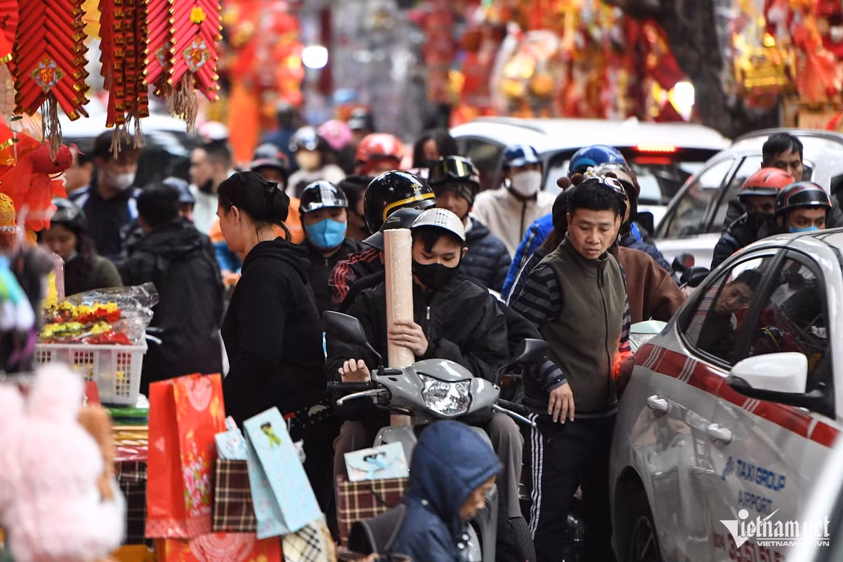 "Tôi thấy ở đây như một thiên đường bánh kẹo vì có rất nhiều loại. Nhiều nhóm du khách quốc tế cũng đến đây và có vẻ ai cũng bất ngờ giống như chúng tôi vậy", Anna nói.