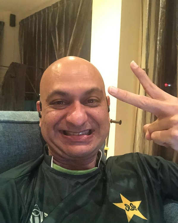 Bức ảnh nổi tiếng có tên là "Disappointed Muhammad Sarim Akhtar" hoặc "Disappointed Cricket Fan", tạm dịch là "Người đàn ông thất vọng".