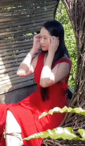 Trước đó, trong vài lần xuất hiện ở sự kiện, Trúc Anh khiến người hâm mộ bất ngờ với vóc dáng tăng cân rõ rệt.