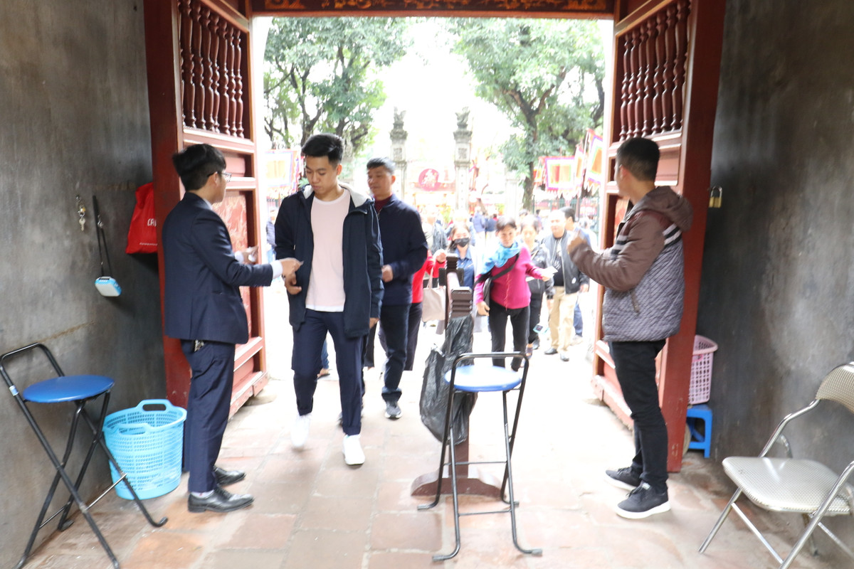 Xin chữ đầu năm là một tục lệ truyền thống của người Á Đông thể hiện sự trân trọng đối với tri thức, đồng thời cũng là gửi gắm những ước nguyện năm mới trong những con chữ.