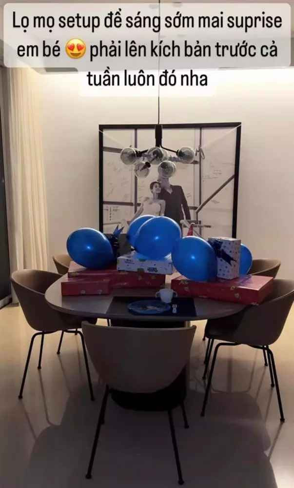 Hành động thú vị nhưng đầy tình cảm của bà mẹ trẻ xinh đẹp được nhiều người khen ngợi không ngớt bởi điều đó cho thấy cô vô cùng cưng con trai và mong muốn lưu giữa những kỉ niệm đẹp cho con.