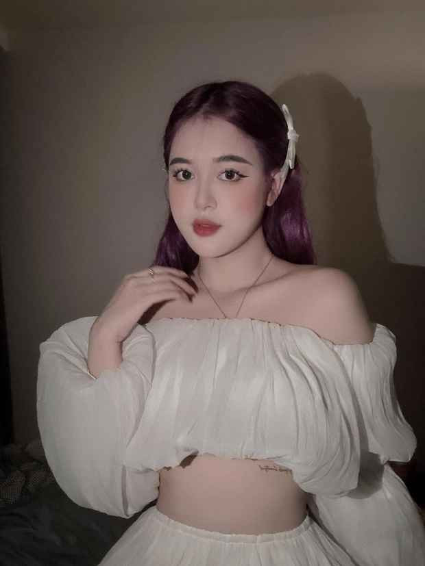 Tiến Long và vợ đã kết hôn và có chung một nhóc tỳ dễ thương. Cô sinh năm 2002 cùng quê Thanh Hoá với nam cầu thủ