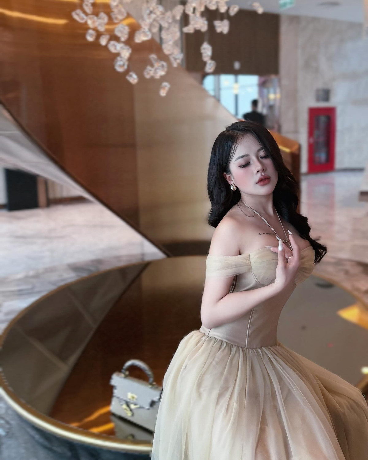 Trên trang cá nhân, hot girl này thường xuyên chia sẻ các video về cuộc sống thường ngày, các buổi tập truyền cảm hứng và những mẹo vặt hữu ích.