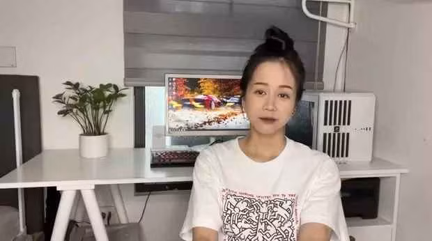 Vlogger An Nguy sở hữu gương mặt xinh xắn, ưa nhìn cũng như cách lập luận sắc bén và nhận về nhiều sự yêu quý từ dân mạng.