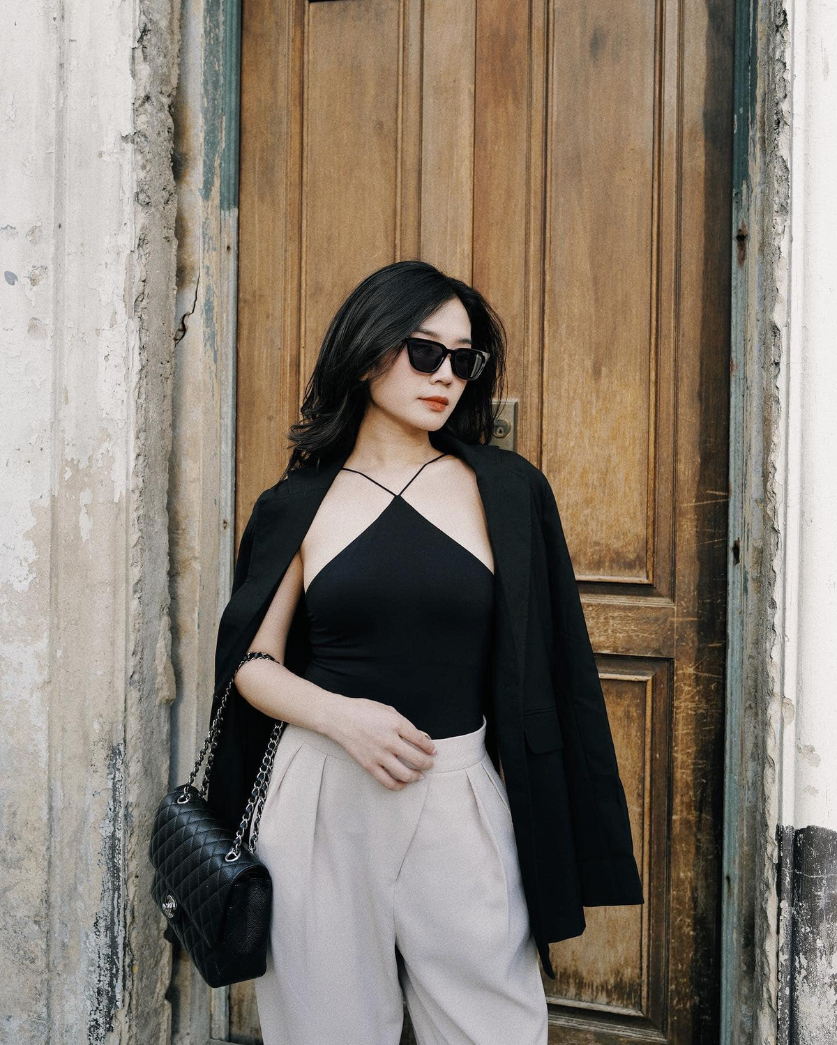 Nhờ vào việc chăm chỉ tập luyện và biết cách yêu thương bản thân, người đẹp sinh năm 1993 đã giúp cho nhan sắc của mình thăng hạng qua từng ngày và truyền được động lực cho nhiều chị em cũng biết cách làm đẹp giống mình.