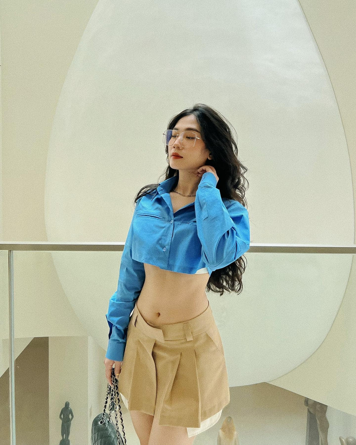 Hot girl Sài thành khuyên các chị em nên giữ vững ý chí nếu muốn giảm cân, tập luyện đầy đủ các buổi tập trong tuần dựa trên khả năng và sức khỏe của mình. Ngoài ra, việc tập luyện còn phải kết hợp với những phương pháp ăn uống khoa học như: Eat clean, ăn thô... nếu muốn đạt hiệu quả cao.