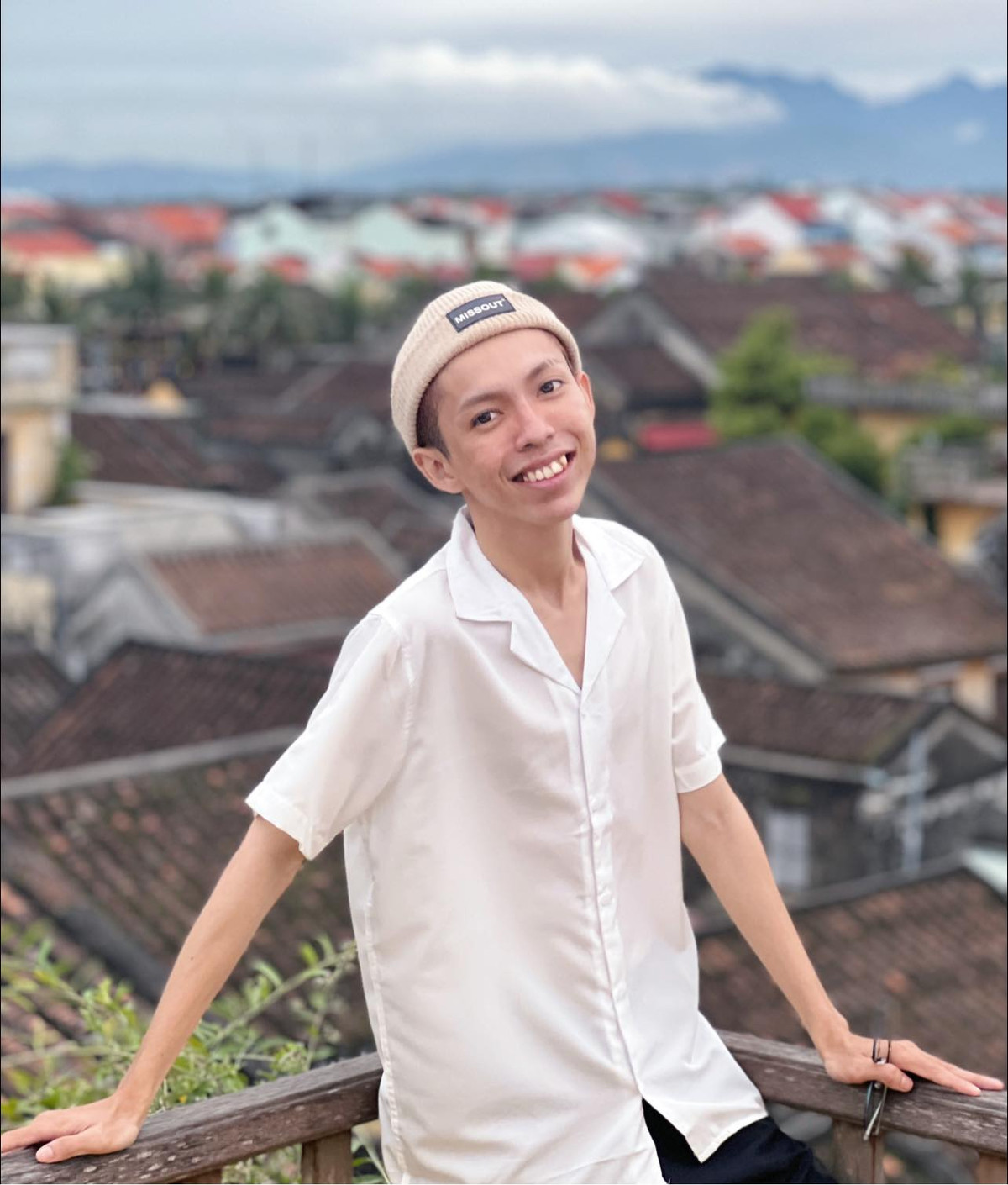 Nhờ có sự ủng hộ của người xem, đến nay kênh TikTok của Thành Ý đã ngày càng phát triển hơn. Cũng nhờ đó, cuộc sống của cậu bạn dần trở nên thoải mái, ổn định hơn. 9X tiết lộ: "Hiện tại gia đình mình đã ổn định. Mình sống với mẹ và ba, còn hai chị đã ra ở riêng. Cuộc sống rất vui vẻ."