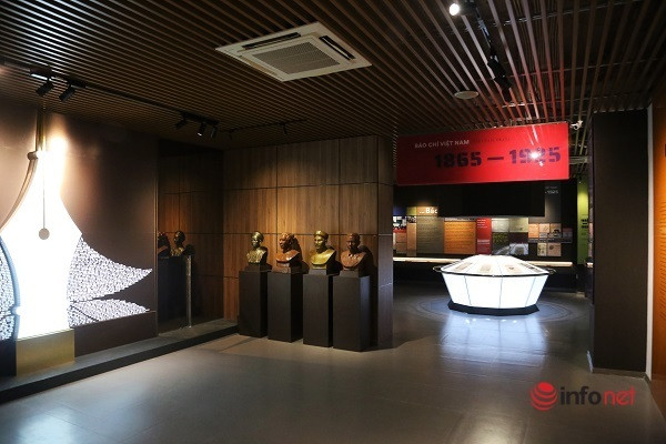 Bảo tàng được chia 2 tầng. Tầng 1 là nơi trưng bày các hiện vật, tài liệu độc đáo và các tờ báo cổ. Tầng 2 đang được bố trí các tờ báo điện tử và các tờ báo địa phương. Bảo tàng này hứa hẹn sẽ trở thành điểm đến, nơi tham quan thường xuyên của những người làm báo ở mọi miền trong cả nước. Đây được coi là điểm tựa tinh thần để các nhà báo, phóng viên giữ vững niềm tin, tinh thần sáng tạo không ngừng trong quá trình làm việc.