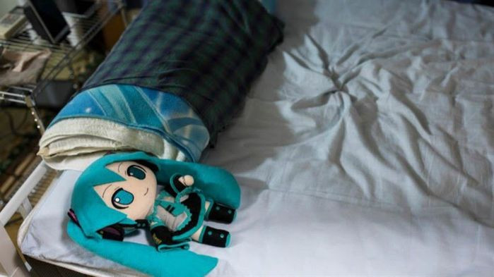 10 năm trước, anh làm trong một công ty và thường xuyên bị những người phụ nữ cấp trên bắt nạt. Điều này khiến tâm lý của anh bị tổn thương sâu sắc, phải nghỉ việc và cũng từ đó anh mất niềm tin vào phụ nữ.