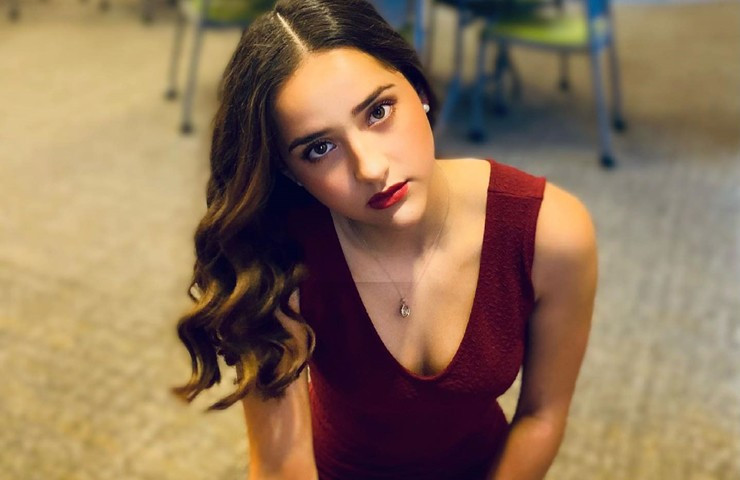 Mariana Donado Yepes có lợi thế về ngoại hình với gương mặt xinh xắn như búp bê, body đầy đặn cùng chiều cao ấn tượng lên đến 1m75.