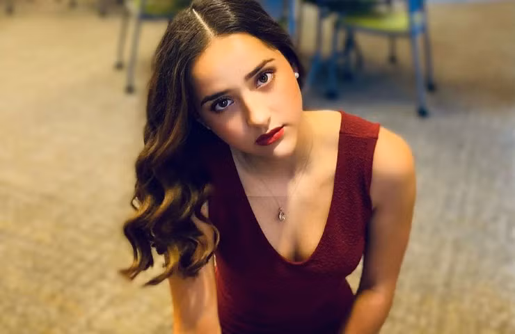 Mariana Donado Yepes có lợi thế về ngoại hình với gương mặt xinh xắn như búp bê, body đầy đặn cùng chiều cao ấn tượng lên đến 1m75.