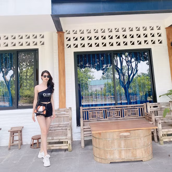 Được biết trước khi tham gia Hoa hậu Việt Nam 2020, Ngọc Anh từng lọt vào vòng Chung kết Hoa hậu Thế giới Việt Nam 2019 mà Lương Thuỳ Linh đạt vương miện.