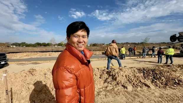 Sau khi tan rã với nhóm bạn Youtuber, Vương Phạm tự phát triển kênh YouTube riêng. Video củaanh chàng chủ yếu về công việc, cuộc sống gia đình, review về safari của mình,... .