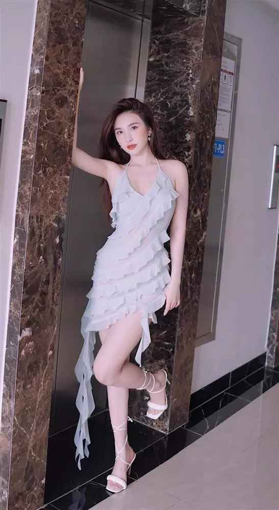 Theo đó, đầu tháng 9/2018, cư dân mạng được dịp hoang mang khi xuất hiện thông tin thủ môn Bùi Tiến Dũng đã có bạn gái. Thậm chí, cả hai có dự định làm đám cưới vào tháng Giêng năm sau.