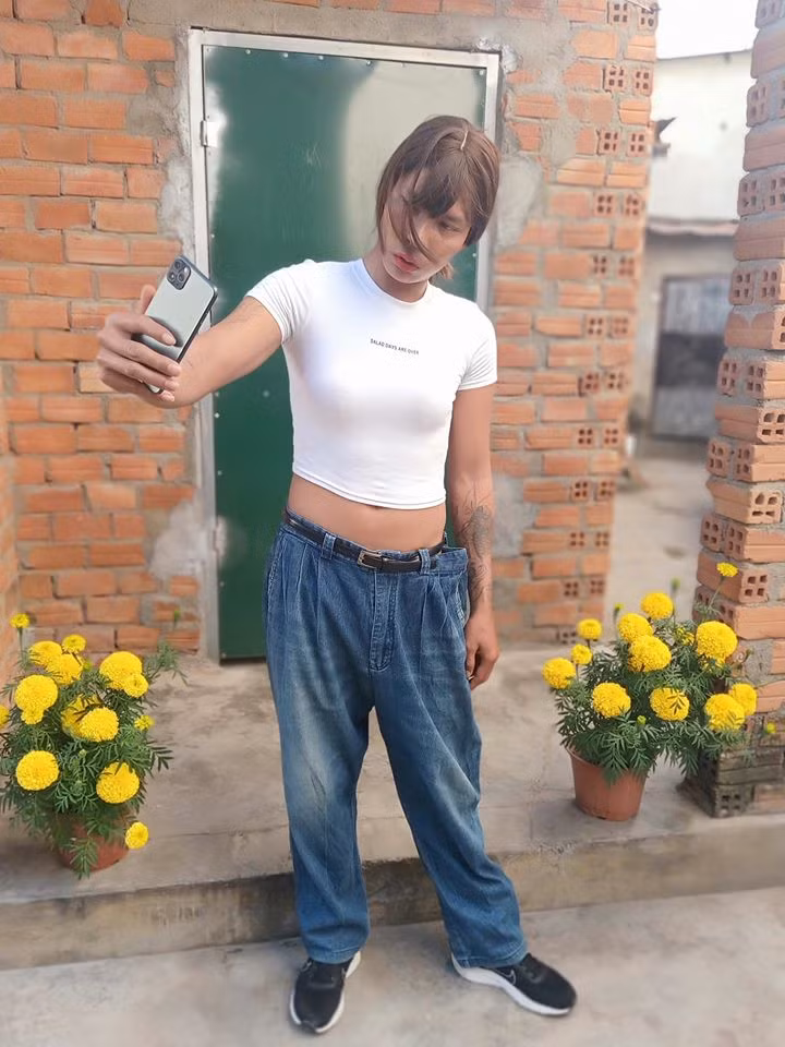 Đây cũng không phải là lần đầu tiên mà anh chàng Lộc Fuho vui tính sử dụng chiêu trò tương tự như vậy để tạo nên tiếng cười cũng như những giây phút vui vẻ cho fan của mình.