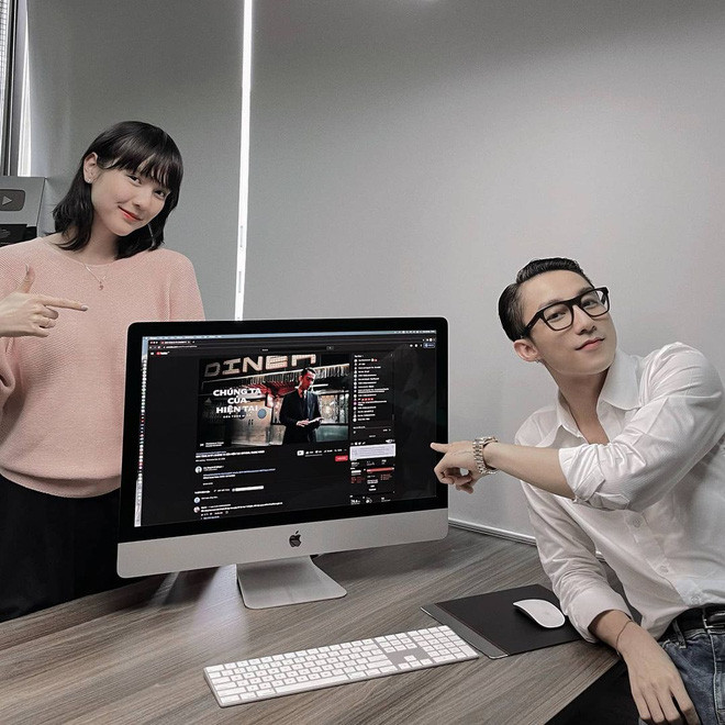 Tuy nhiên, trong những post của mình, Hải Tú đều những dịp đặc biệt như mới gia nhập công ty, sinh nhật, PR cho MV Chúng Ta Của Hiện Tại,...