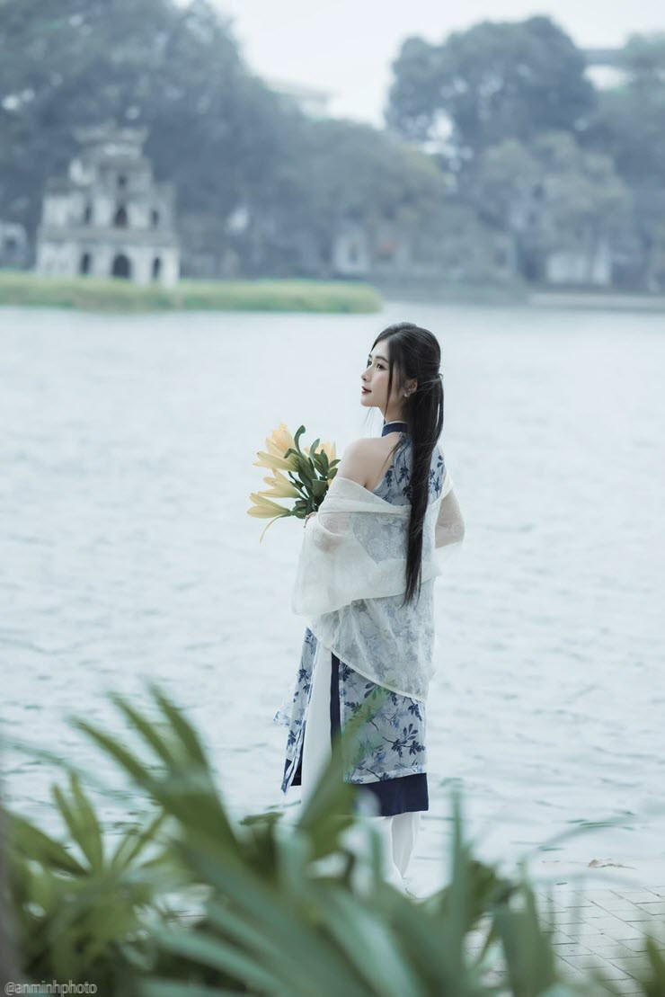 Loạt ảnh đã nhận được hơn 28 nghìn lượt yêu thích và hơn 300 bình luận khen nức nở nhan sắc của nữ TikToker.