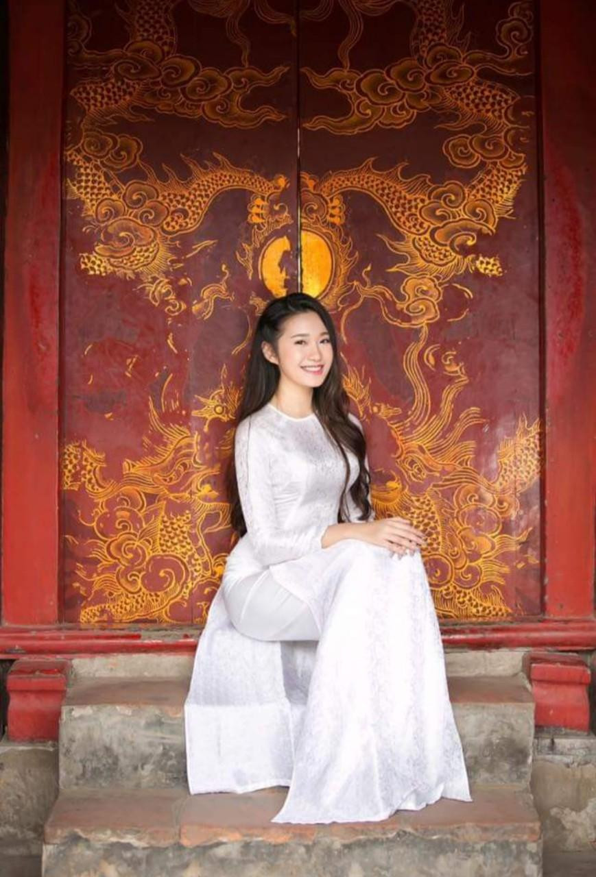 Trở về sau cuộc thi, cả 2 nhiều lần bị bắt gặp dính như sam ở không ít các sự kiện.