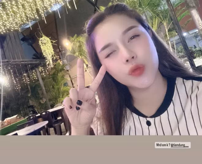 "Happy birthday honey. Chúc anh sang tuổi mới cái gì cũng có, quan trọng là mãi có em ở bên" , Khánh Linh nhắn đến chồng.