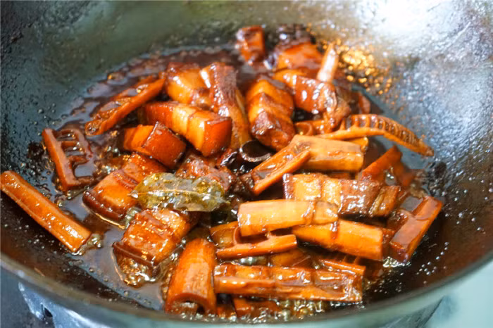 Thit lon luoc hay rang qua nham chan, nau theo cach nay moi la cuc pham-Hinh-8