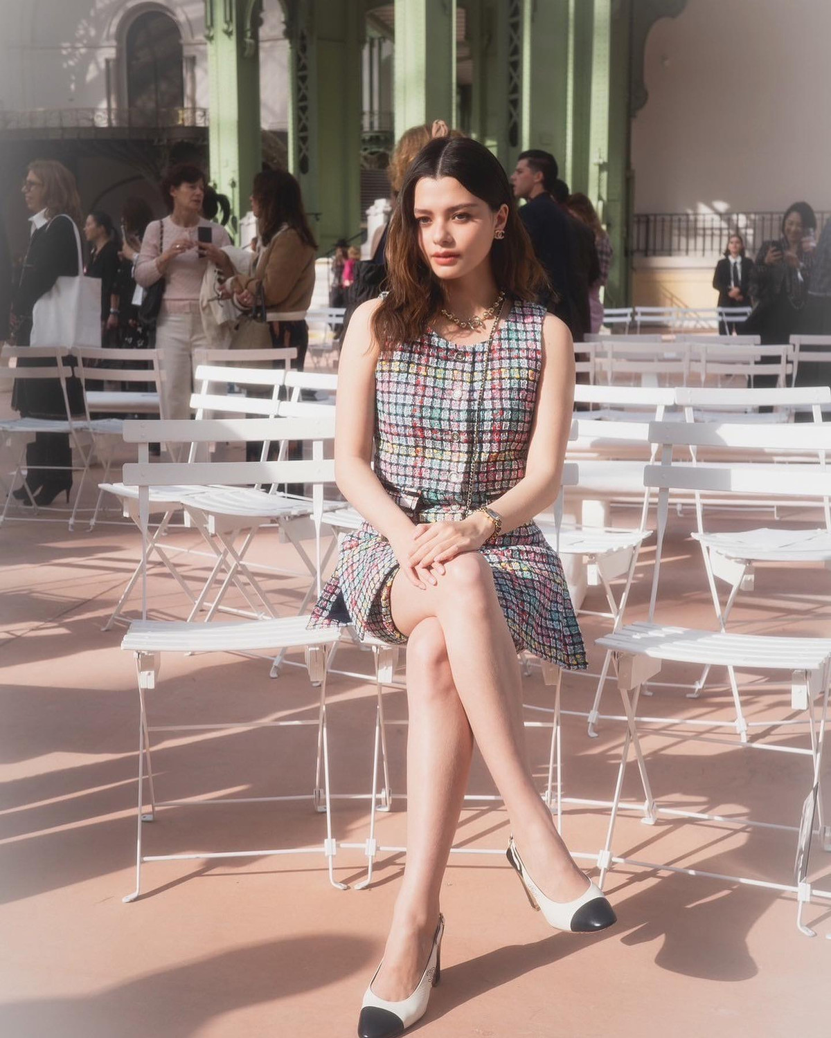 Không những thế, Becky Armstrong còn được đánh giá là một trong những gương mặt nghệ sĩ "đa-zi-năng" khi ghi dấu trong cả lĩnh vực ca hát, chương trình truyền hình.