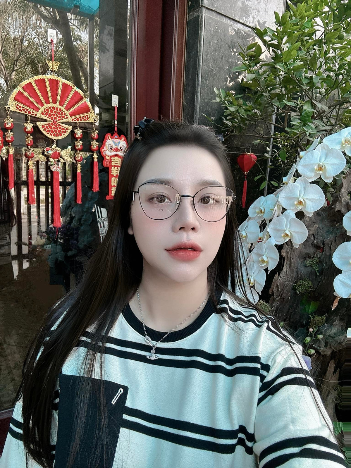 Không những vậy, trung vệ người Hà Tĩnh còn rất biết cách chiều vợ khi có những món quà vô cùng ý nghĩa vào những ngày đặc biệt.