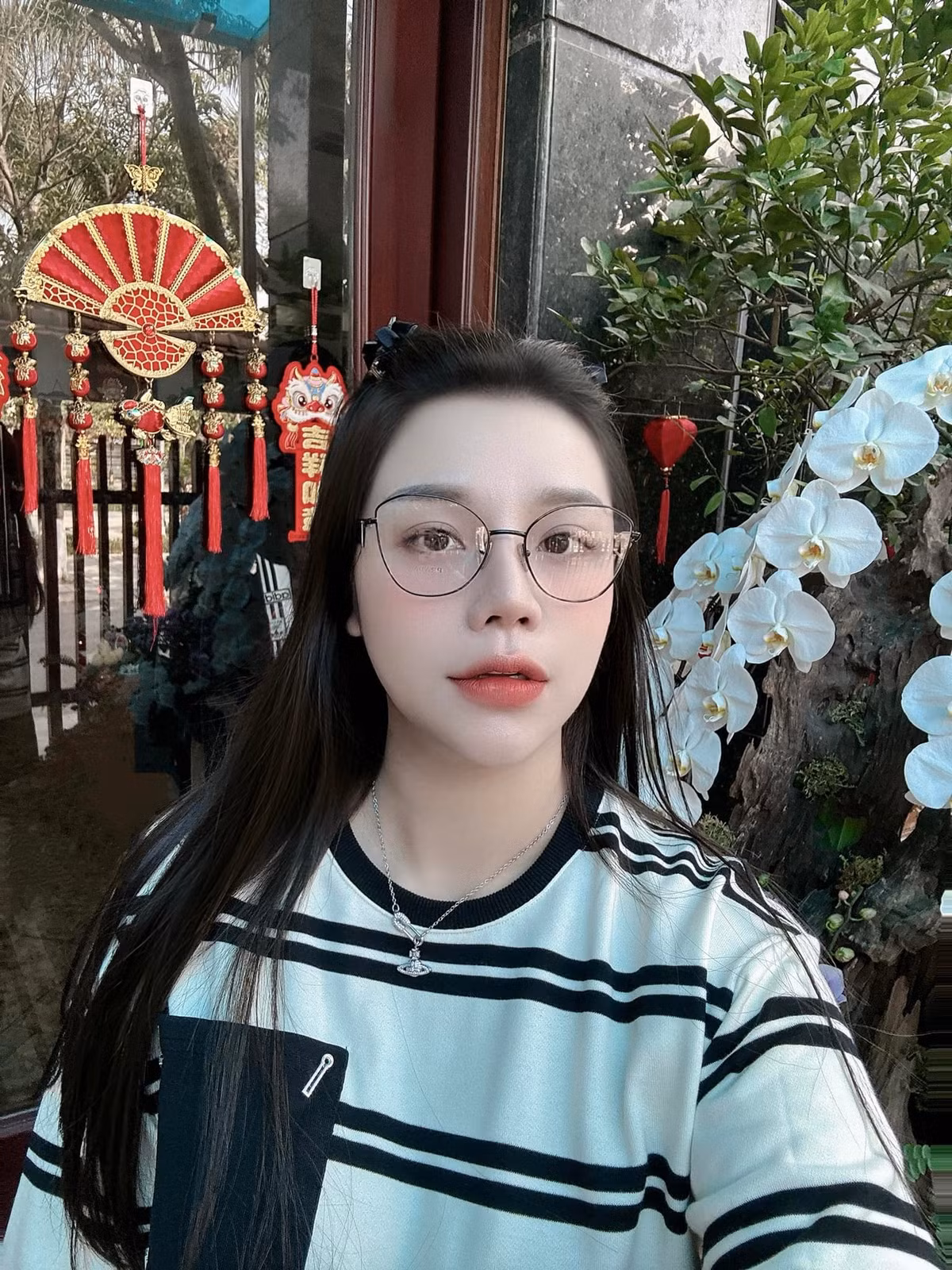 Không những vậy, trung vệ người Hà Tĩnh còn rất biết cách chiều vợ khi có những món quà vô cùng ý nghĩa vào những ngày đặc biệt.