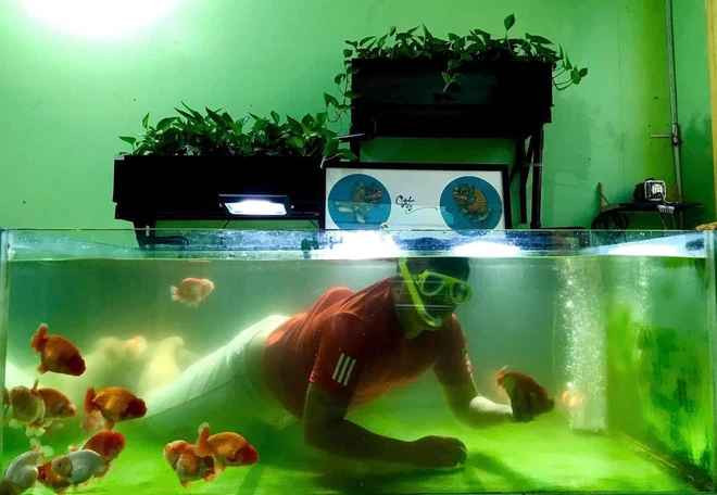 Thỏa mãn đam mê là điều tốt nhưng cánh mày râu nên cân nhắc với nhiều điều khác trong cuộc sống.