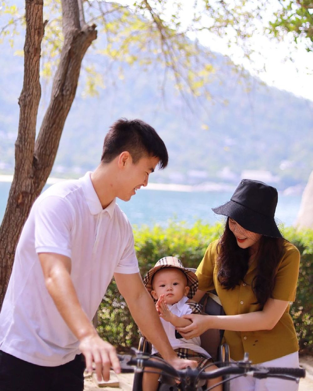 Duy Mạnh kết hôn cùng Quỳnh Anh vào cuối năm 2020, cả hai từng có một chuyện tình viên mãn.