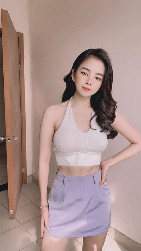 Không chỉ gây ấn tượng bằng gương mặt đẹp, Mie còn gây ấn tượng bởi vòng eo siêu thực.