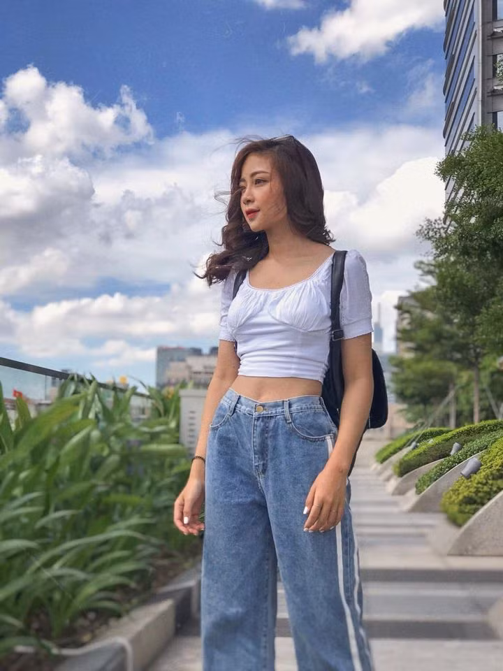 Đặc biệt, "thiên thần nhỏ" tên Dâu Tây được hot mom Nhật Linh liên tục cho lên sóng và nhận không ít lời khen của các fan.